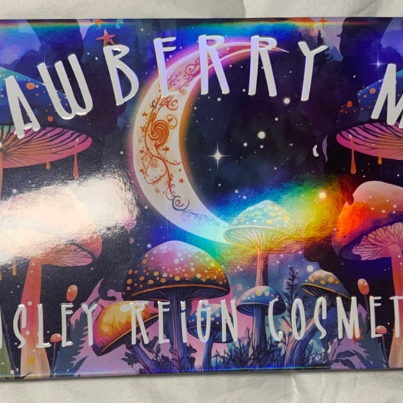 Strawberry Moon Eyeshadow palette - Picture 2 of 3
